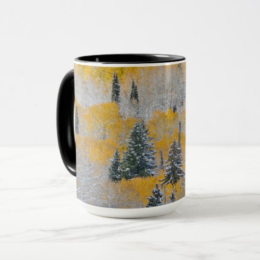 Mug Couleurs d'automne des trembles et neige fraîche K (Devant gauche)