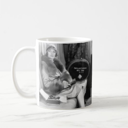 Mug Couple assis ensemble dans un compartiment d'un tr (Gauche)