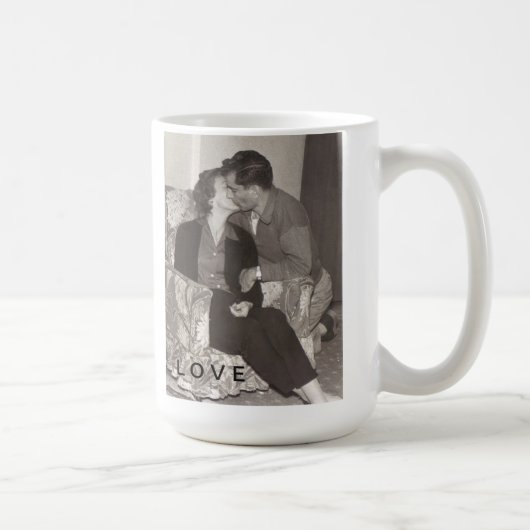 Mug Couples de baiser de Saint-Valentin vintage (Droite)