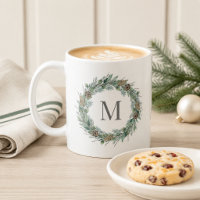 Couronne de cônes de pin hivernale avec monogramme