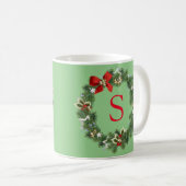 Mug Couronne de Noël à monogramme initial (Devant droit)