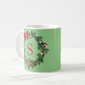 Mug Couronne de Noël à monogramme initial (Devant gauche)