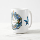 Mug Couronne de Noël bleue et or (Devant droit)