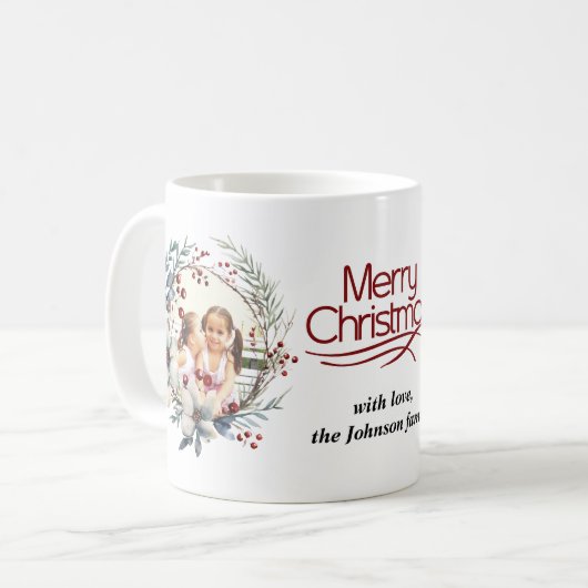 Mug Couronne de Noël, fleurs blanches, baies rouges ph (Devant gauche)