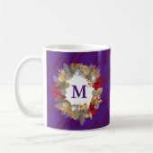 Mug Couronne de Noël violet de monogramme (Gauche)