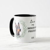 Mug Couronne d'eucalyptus Doberman Pinscher Monogramme (Devant gauche)