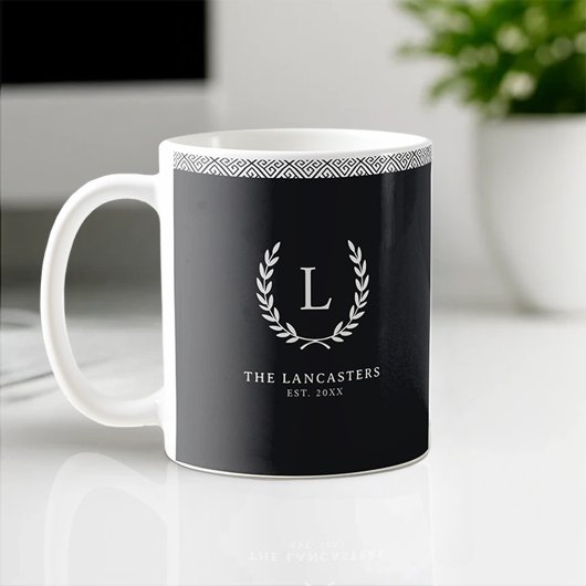 Mug Couronne Élégante Moderne Nom de Famille Initiale