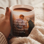 Mug Coute Funny rencontre en ligne Couple 4 Photo Coll<br><div class="desc">Le cadeau parfait Valentines pour un couple qui a trouvé l'amour à travers les rencontres en ligne! Design propose 4 photos de votre choix,  avec le texte "Vous êtes la meilleure chose que j'ai jamais trouvée sur Internet",  nom et "c'était l'amour au premier coup d'oeil!".</div>