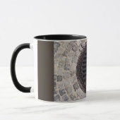 Mug Couvercle de trou pavé route grate de métal gris (Gauche)