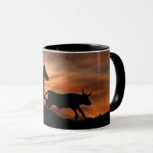 Mug Cowboy et Steer Roping au coucher du soleil (Devant droit)