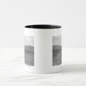 Mug Cowboy roping un veau pour le marquage à chaud de (Centre)