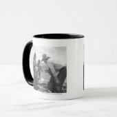 Mug Cowboys regardant une magazine (Devant gauche)