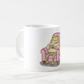 Mug Cozy Frog Drinking Tea On Sofa Illustration (Devant gauche)