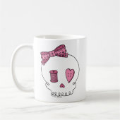 Mug Crâne de couture (rose) (Gauche)