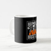 Mug Crâne d'Halloween Reste Humble Travaille Dur (Devant gauche)