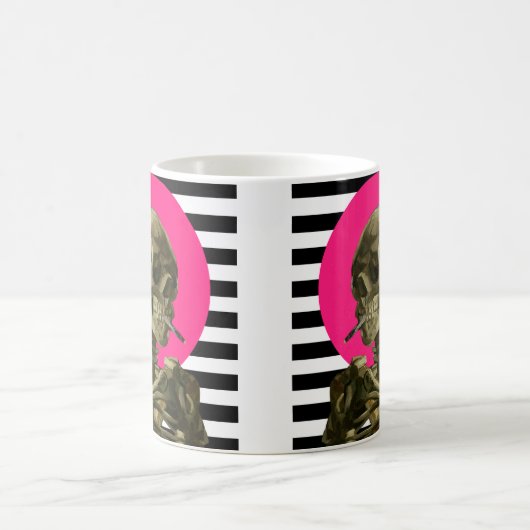 Mug Crâne d'un squelette avec collage de la cigarette  (Centre)