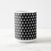 Mug crâne effrayant sur fond noir (Centre)