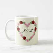 Mug crème avec des cœurs roses et rouges (Gauche)