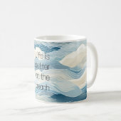 Mug Crème Bleue Mer Sable Océan Vagues (Devant droit)
