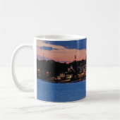 Mug Crépuscule de rangée de Boathouse (Gauche)