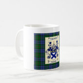 Mug Crête de Kirkpatrick sur le tartan de bleu de (Devant gauche)