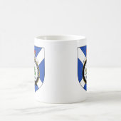 Mug Crichton (Centre)