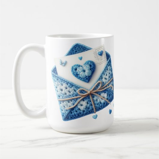 MUG CROCHET BLANC ET BLEUE DÉCOUVRENT LES ENVELOPPES (Gauche)