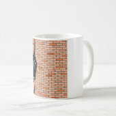 Mug Crochet de grue industrielle avec mur de briques (Devant droit)