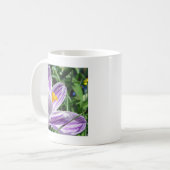 Mug Crocus de printemps violet (Devant gauche)