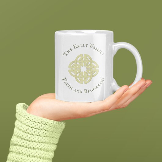 Mug Croix celtique d'or classique foi et Begorrah