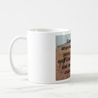 Mug cuando évincé abandona el perro