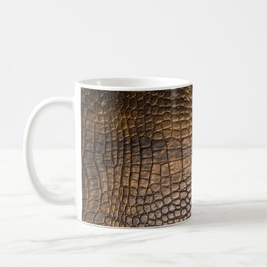 Mug ? cuir de rocodile. arrière - plan en cuir Brown e (Gauche)