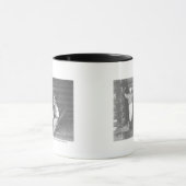 Mug Cuisinier observant un cowboy jouer aux cartes 2 (Centre)
