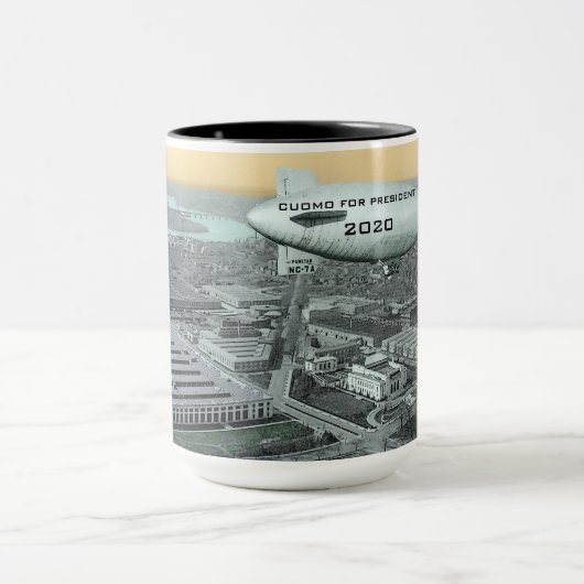 MUG CUOMO POUR LE PRÉSIDENT COMIC BLIMP SUR WASHINGTON (Centre)