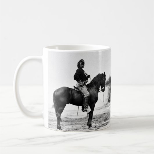 Mug Custer et Pleasanton (Gauche)