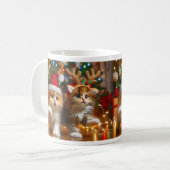 Mug Cute chatons avec le Père Noël et casquettes de re (Devant gauche)