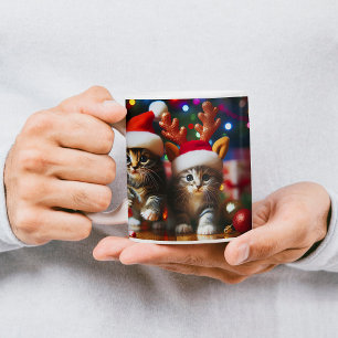 Mug Cute chatons avec le Père Noël et les casquettes d