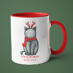 Mug Cute Festive Chat Joyeux Noël Nom personnalisé<br><div class="desc">Cute Festive Chat Joyeux Noël Personnalisé Nom de Fête Café Mug présente le texte "Joyeux Noël" dans la typographie de script moderne accentué avec un chat mignon portant un foulard rouge et des bois avec votre nom personnalisé ci-dessous. Parfait pour les cadeaux de Noël, fêtes de Noël et fêtes de...</div>