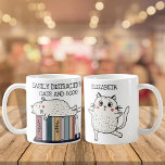 Mug Cute Funny Book Amoureux des chats Devis Nom du ve<br><div class="desc">Chats mignons et drôles avec livres cadeau personnalisé pour les vers de livres qui aiment les chats,  avec la citation personnalisable : "Facilement distrait par les chats et les livres".</div>