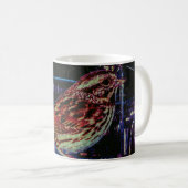 Mug Cyberpunk Sparrow dans Neon Cityscape (Devant droit)