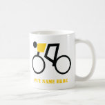 Mug Cycliste à vélo sur mesure<br><div class="desc">Cycliste dans sa tasse de café à vélo qui affiche une icône minimaliste d'une silhouette de cyclisme noir en haut jaune et votre texte sur l'arrière - plan blanc avec bordure jaune. Le cadeau parfait pour les sportifs cyclistes ou seulement les amateurs de vélo dans votre vie.</div>
