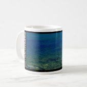 Mug cygne solitaire dans l'océan bleu (Devant gauche)
