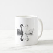 Mug Cygnes Noirs Blancs Oiseaux Reflet (Devant droit)