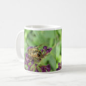 Mug d'abeilles et de fleurs violettes (Devant gauche)