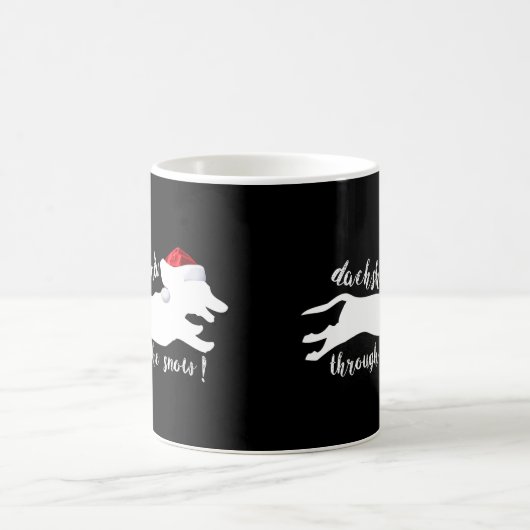 Mug Dachshund à travers la neige Fêtes de Noël (Centre)