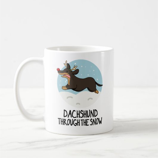 Mug Dachshund À Travers Le Jeu De Noël De Neige Drôle (Gauche)