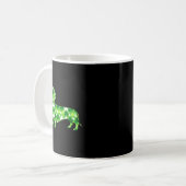 Mug Dachshund trèfle St Patrick drôle de chien (Devant gauche)