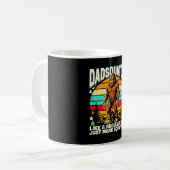 Mug Dadsquatch comme un papa normal mais plus squatchy (Devant gauche)