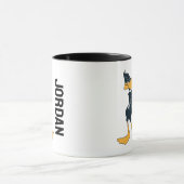 Mug DAFFY DUCK™ avec bras croisés | Ajouter Votre Nom (Centre)