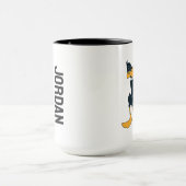 Mug DAFFY DUCK™ avec bras croisés | Ajouter Votre Nom (Centre)
